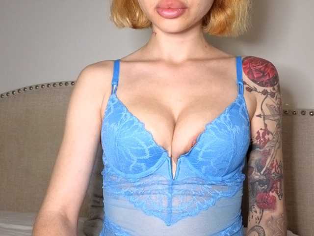 Xoxcat live cam on BongaCams