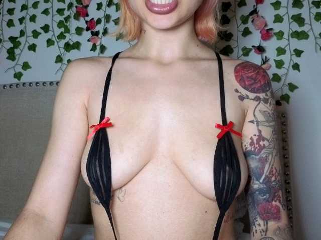 Xoxcat live cam on BongaCams