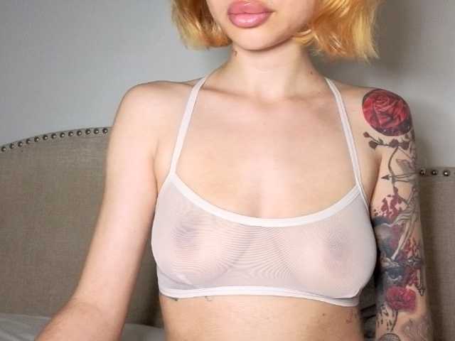 Xoxcat live cam on BongaCams