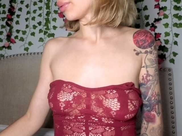 Xoxcat live cam on BongaCams
