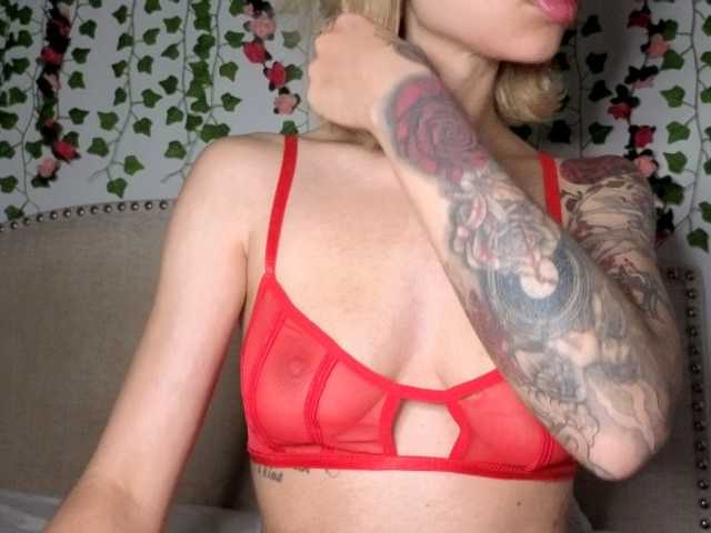 Xoxcat live cam on BongaCams