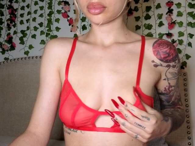 Xoxcat live cam on BongaCams