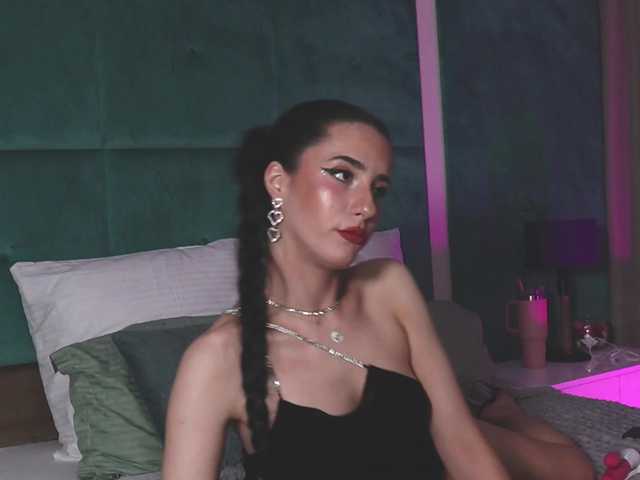 AmeliaJune live cam on BongaCams