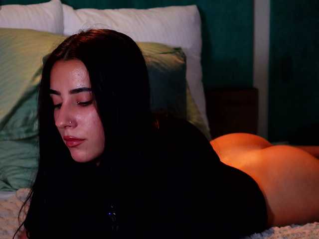 AmeliaJune live cam on BongaCams