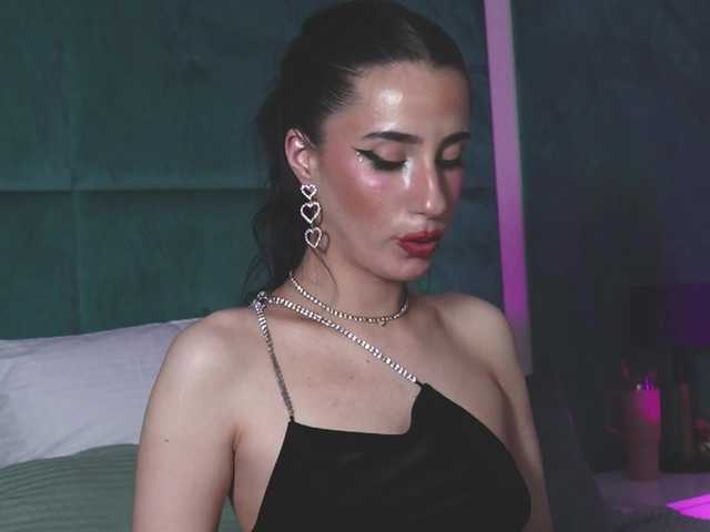 AmeliaJune live cam on BongaCams
