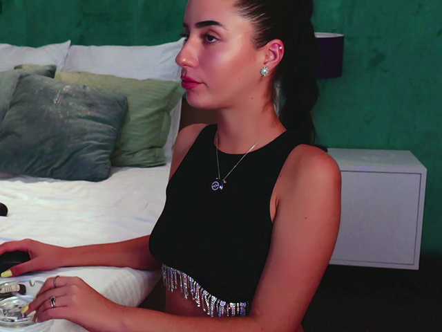 AmeliaJune live webcam show