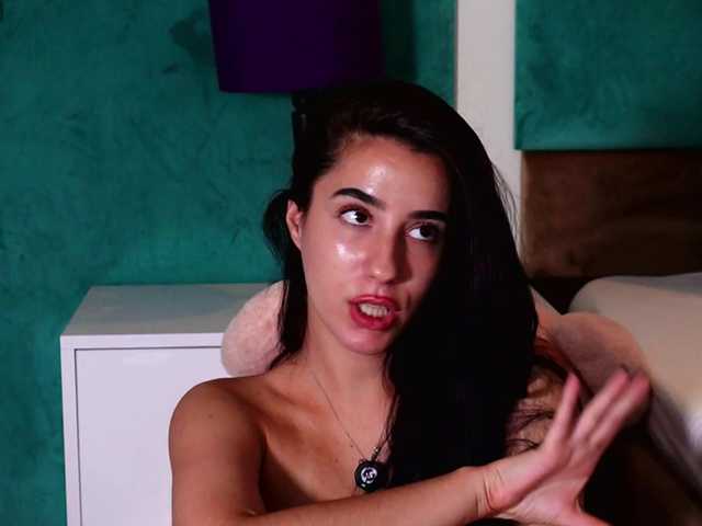 AmeliaJune live cam on BongaCams