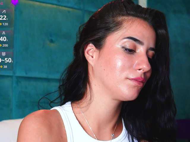 AmeliaJune live cam on BongaCams