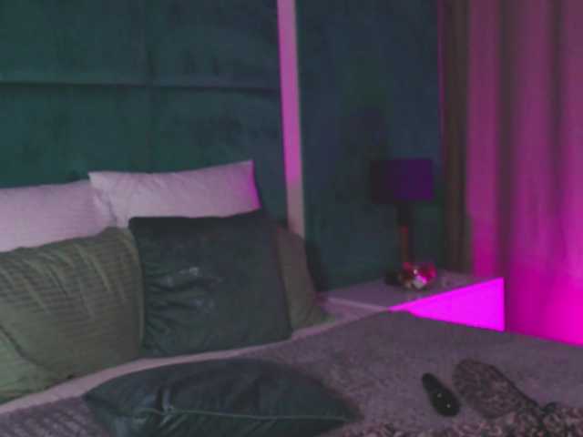 AmeliaJune live cam on BongaCams