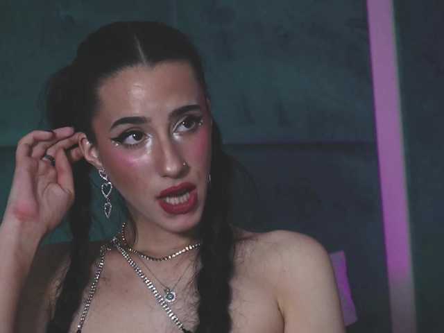 AmeliaJune live cam on BongaCams