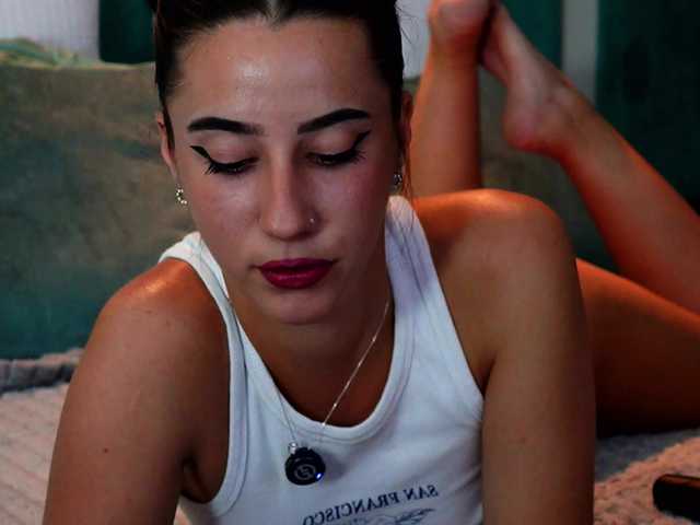 AmeliaJune live cam on BongaCams