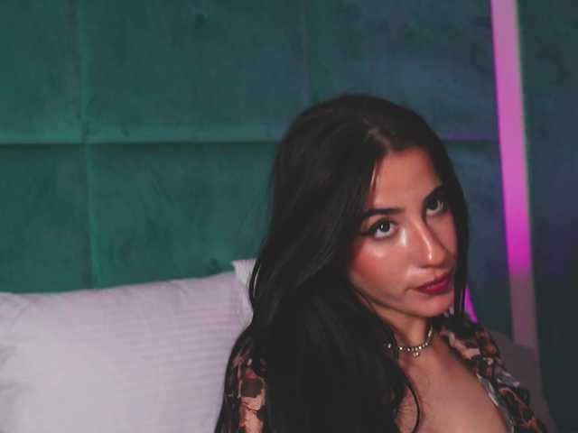 AmeliaJune live cam on BongaCams
