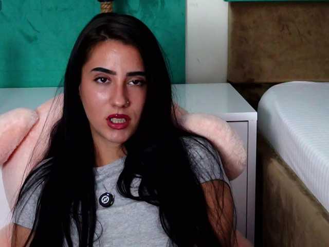 AmeliaJune live cam on BongaCams
