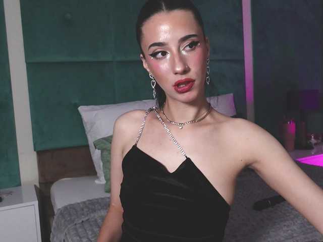 AmeliaJune live cam on BongaCams