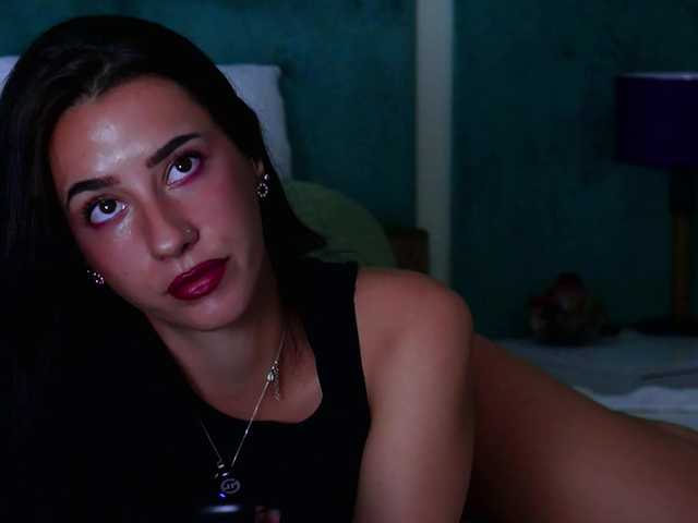 AmeliaJune live cam on BongaCams