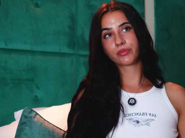 AmeliaJune live cam on BongaCams