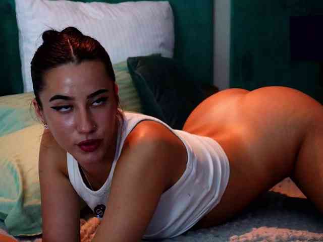 AmeliaJune Live Webcam on BongaCams