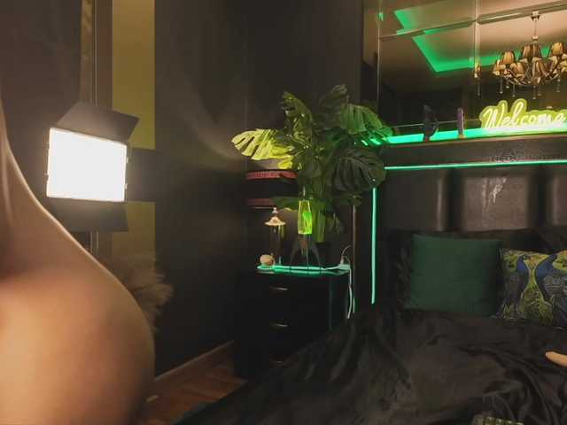 asiansquirt69 live webcam show