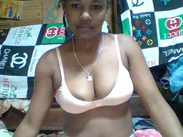 Marceliahh webcam