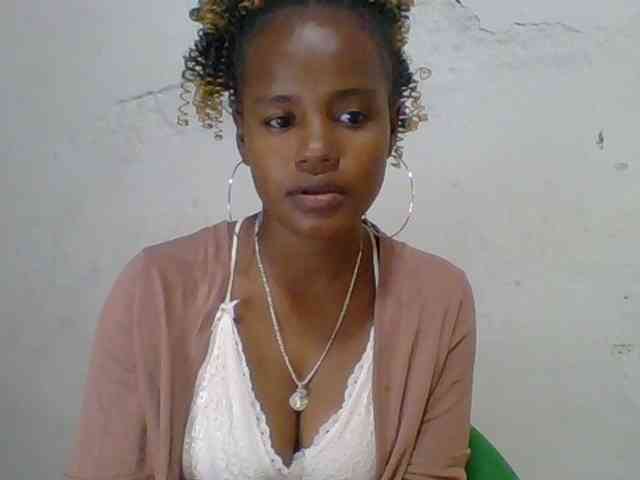Marceliahh webcam