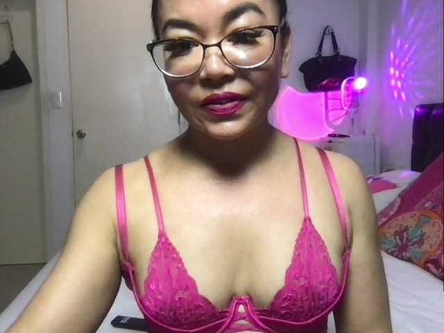 PadThai live cam on BongaCams