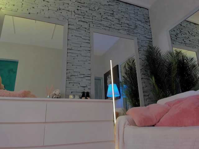 Reina-Cummings live cam on BongaCams