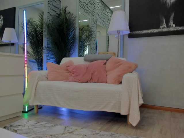 Reina-Cummings live cam on BongaCams