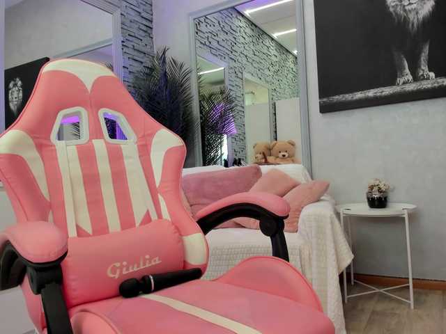 Reina-Cummings live cam on BongaCams
