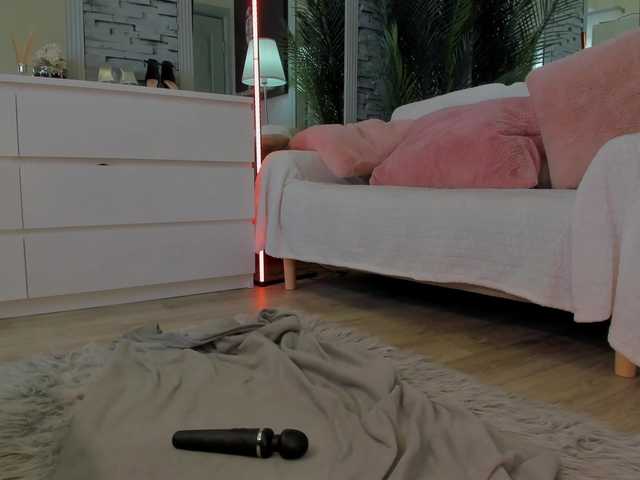 Reina-Cummings live cam on BongaCams