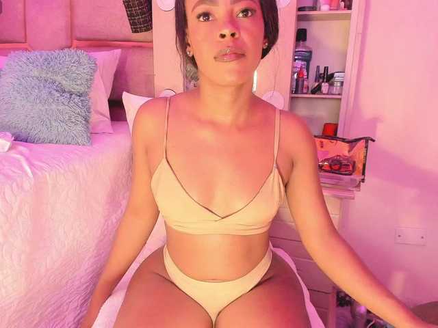 laylacarteer live cam on BongaCams