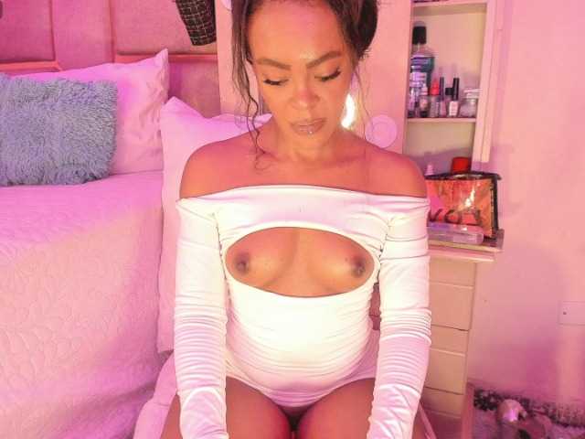 laylacarteer live cam on BongaCams