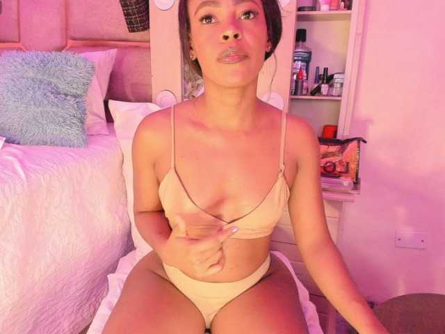 laylacarteer live cam on BongaCams