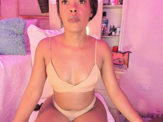 laylacarteer live cam on BongaCams