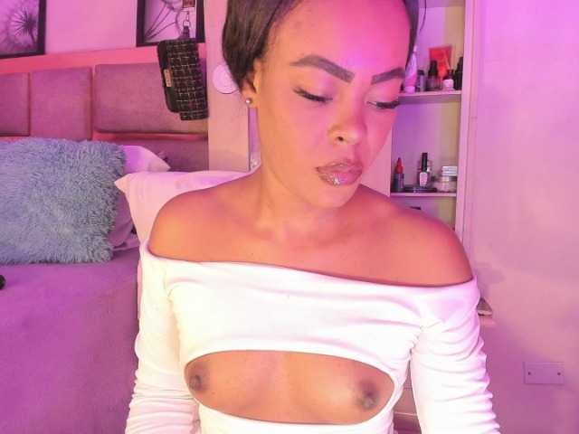 laylacarteer live cam on BongaCams