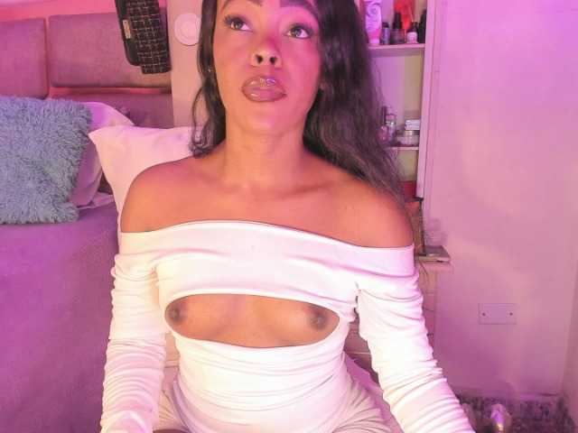 laylacarteer live cam on BongaCams