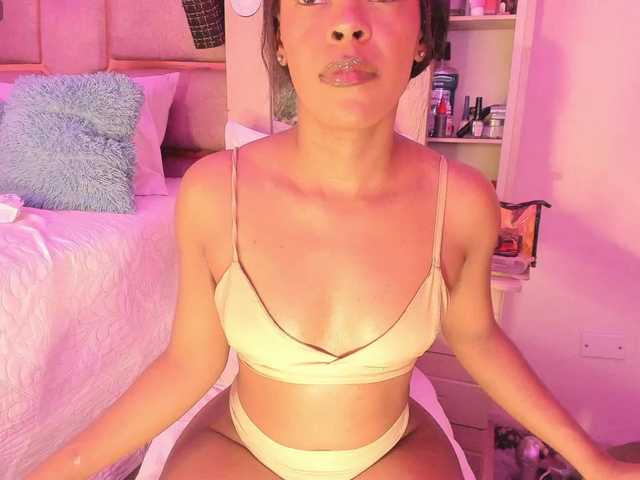 laylacarteer live cam on BongaCams