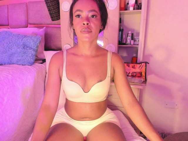 Laylacarteer live cam preview
