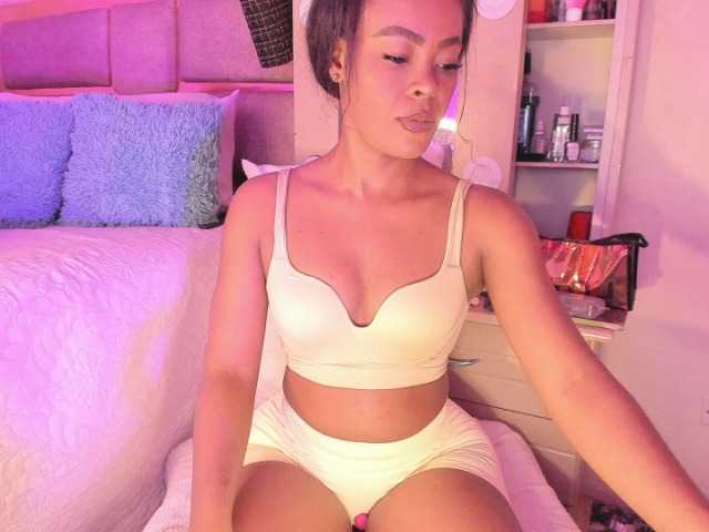 Laylacarteer live cam preview