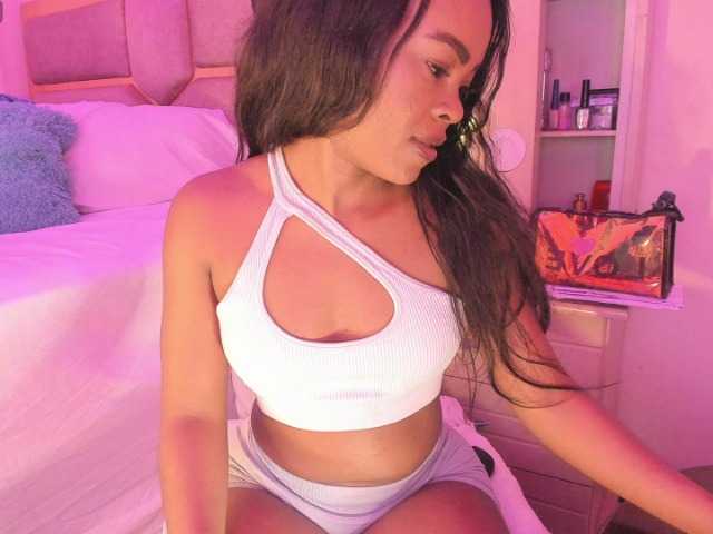 laylacarteer live cam on BongaCams