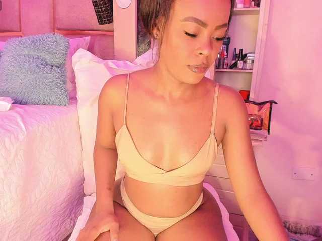 laylacarteer live cam on BongaCams