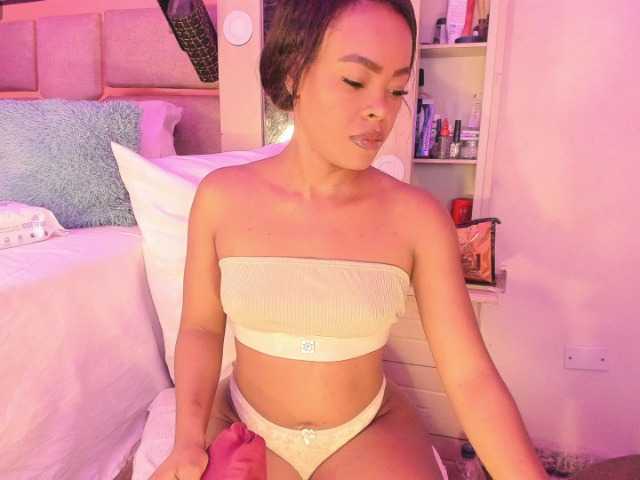 laylacarteer live cam on BongaCams