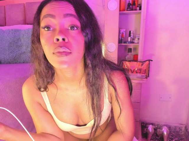 Laylacarteer live cam preview