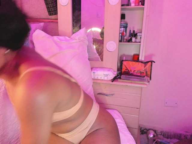 laylacarteer live cam on BongaCams