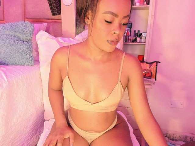 laylacarteer live cam on BongaCams
