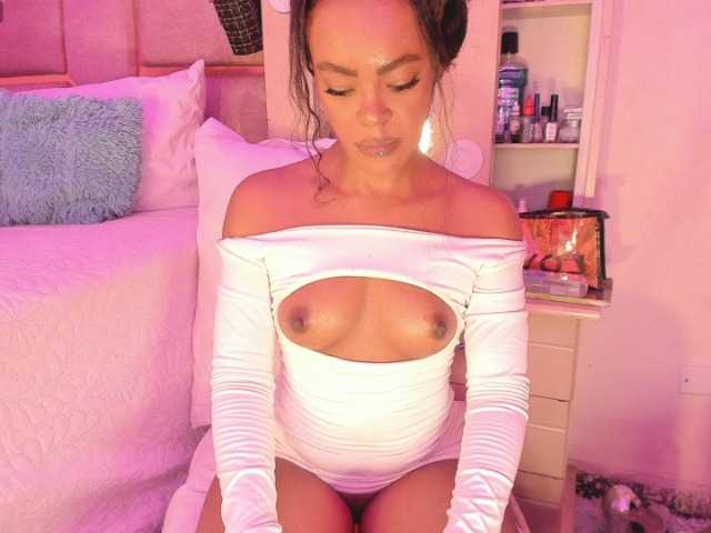 laylacarteer live cam on BongaCams