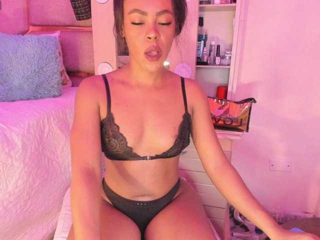laylacarteer live cam on BongaCams