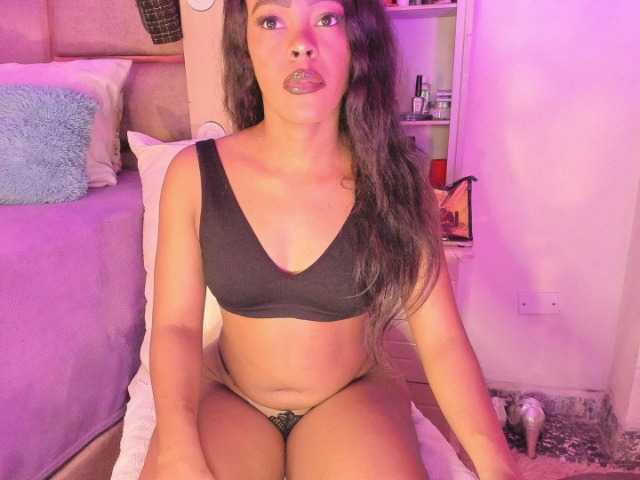 laylacarteer live cam on BongaCams