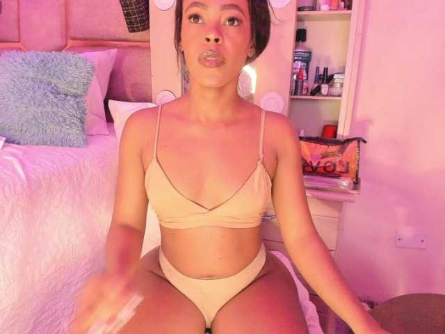 laylacarteer live cam on BongaCams
