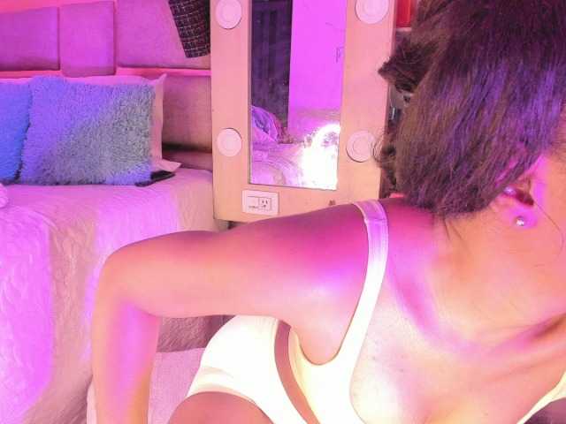 Laylacarteer live cam preview