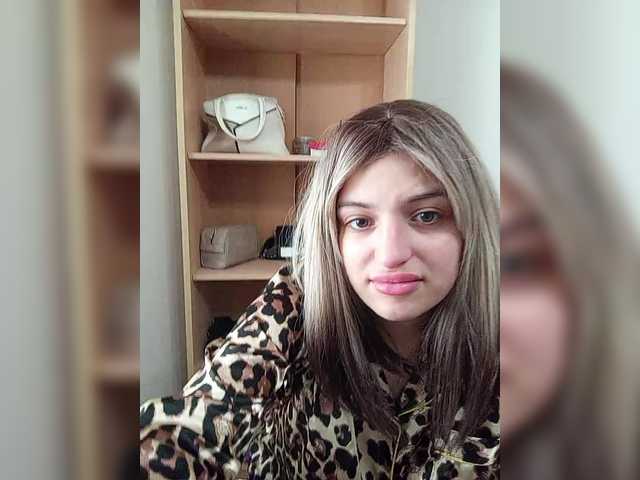 Sonyagasay live cam on BongaCams